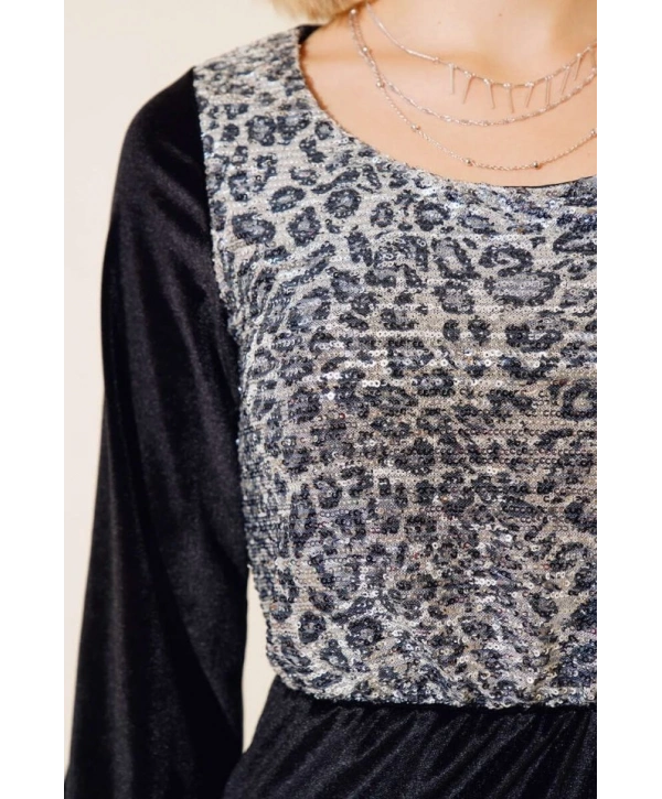 Kadın Fırsat ürünü Leopar Desen Pul Payet Işlemeli Midi Boy Kadife Kumaş Elbise