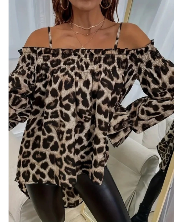 Kadın Ip Askılı Omuzlardan Açık Leopar Desenli Asimetrik Kesim Süprem Bluz