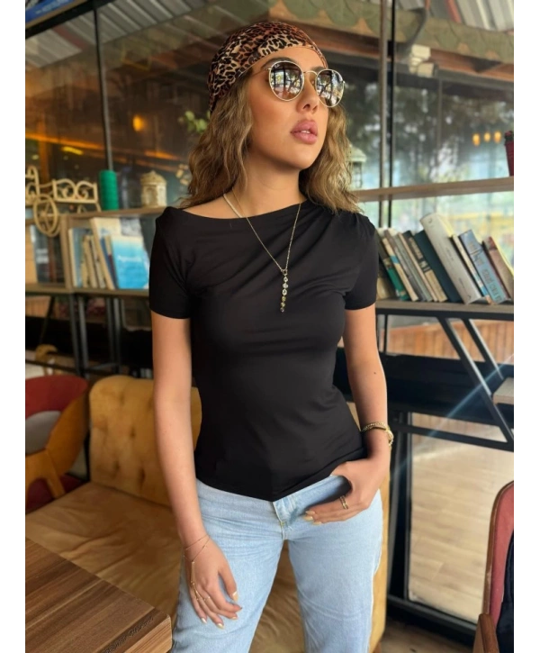 Kadın Kısa Kollu Tek Omuzu Açık Büzgülü Viskon Bluz