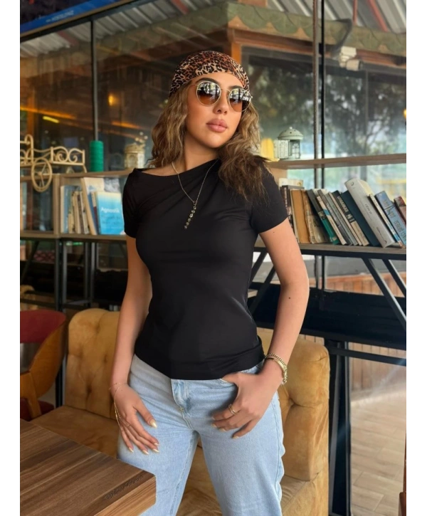 Kadın Kısa Kollu Tek Omuzu Açık Büzgülü Viskon Bluz