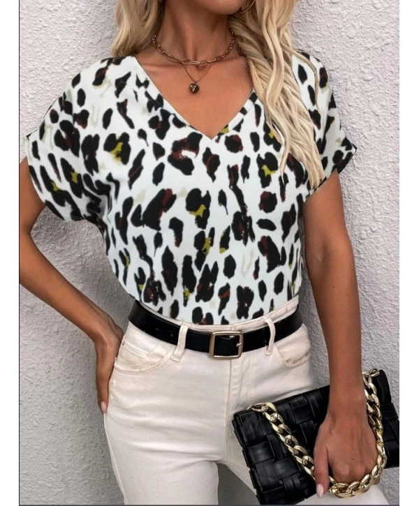 Kadın Kısa Kollu V Yaka Leopar Desen Krep Bluz