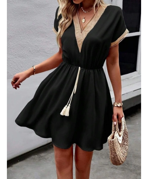 Kadın Kısa Kollu V Yakalı Belinde Bağcıklı Viskon Elbise