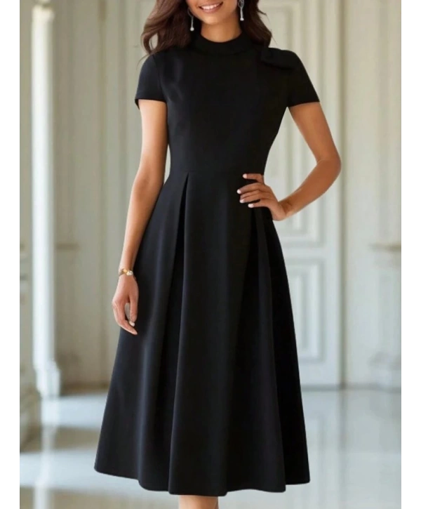 Kadın Kısa Kollu Yarı Balıkçı Yaka Pileli Janjan Krep Midi Elbise