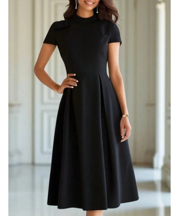 Kadın Kısa Kollu Yarı Balıkçı Yaka Pileli Janjan Krep Midi Elbise