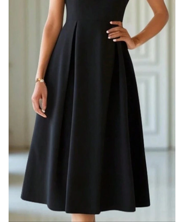 Kadın Kısa Kollu Yarı Balıkçı Yaka Pileli Janjan Krep Midi Elbise