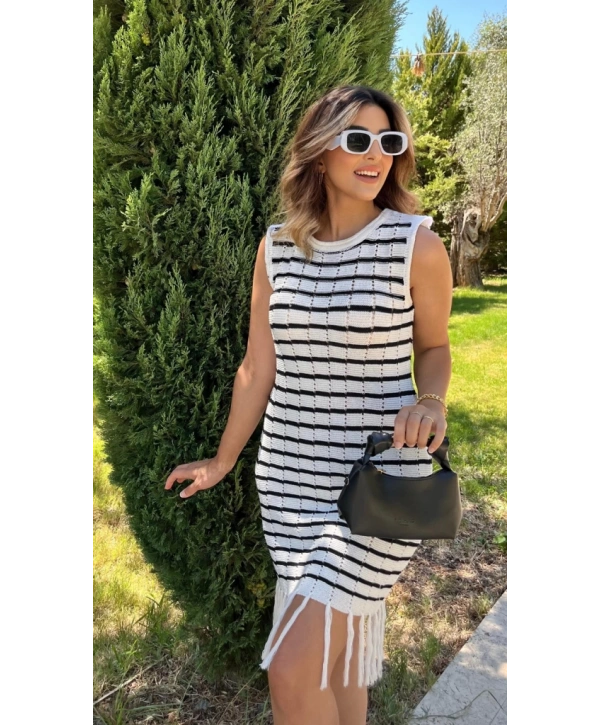 Kadın Kolsuz V Yaka Eteği Püsküllü çizgi Desen Triko Elbise