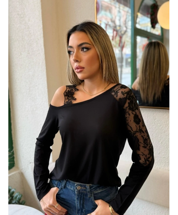 Kadın Tek Omuzu Açık Askılı Dantelli Viskon Bluz