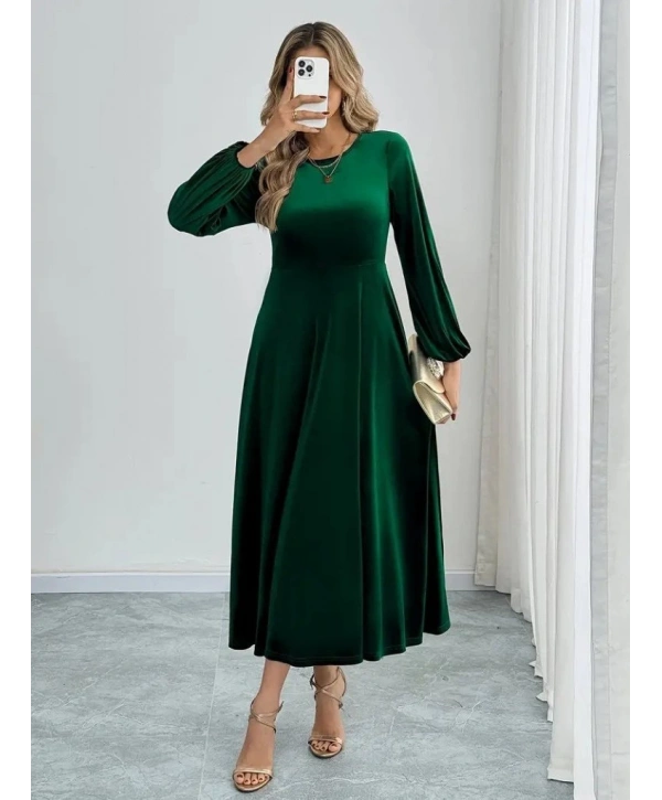 Kadın Uzun Kollu Bisiklet Yaka Midi Kadife Elbise
