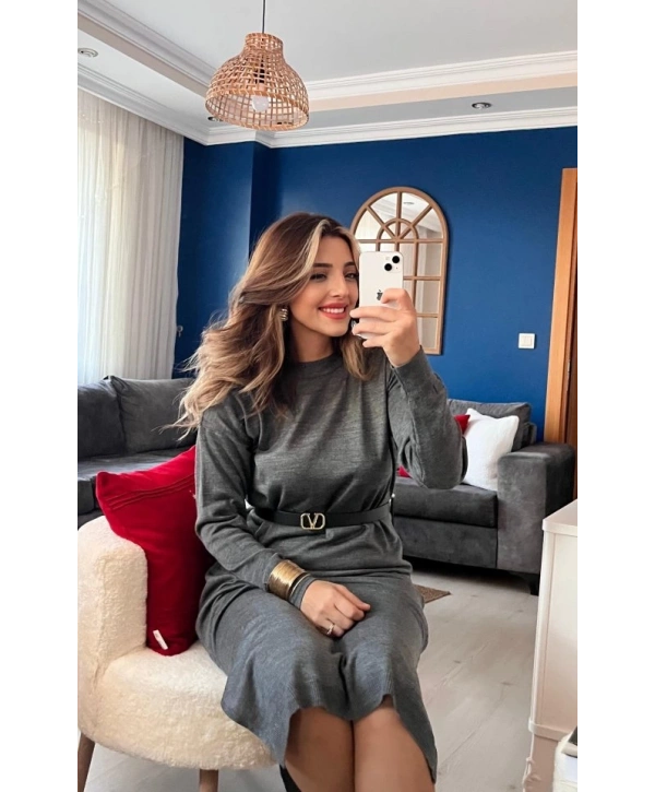 Kadın Uzun Kollu Bisiklet Yaka Yırtmaç Detay Triko Midi Boy Elbise