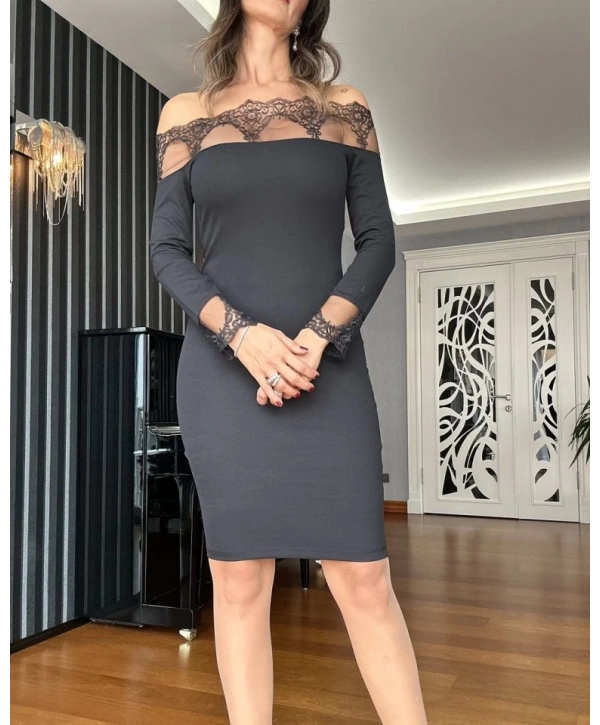 Kadın Uzun Kollu Dantel Detaymadonna Yaka Prenses Elbise