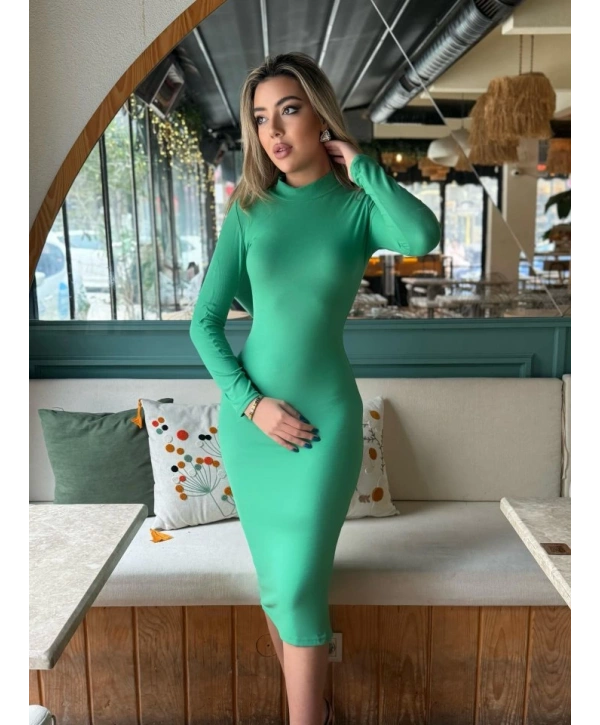 Kadın Yarım Balıkçı Yaka Süet Kumaş Fırsat ürün Midi Boy Elbise