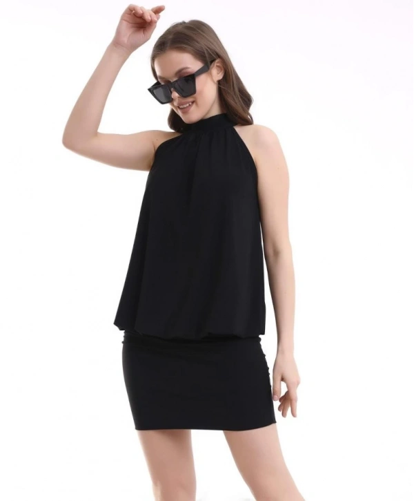 Kadın Yüksek Yaka Büzgü Detaylı Şifon Garnili Sandy Kumaş Fırsat Ürün Diz Üstü Elbise