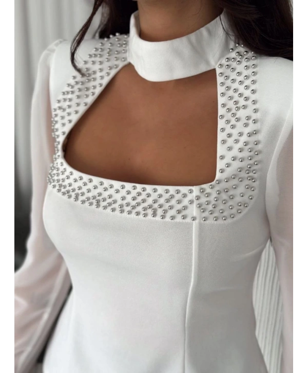 Kolları Şifon Göğüste İnci Boncuk Detaylı Bluz - Beyaz