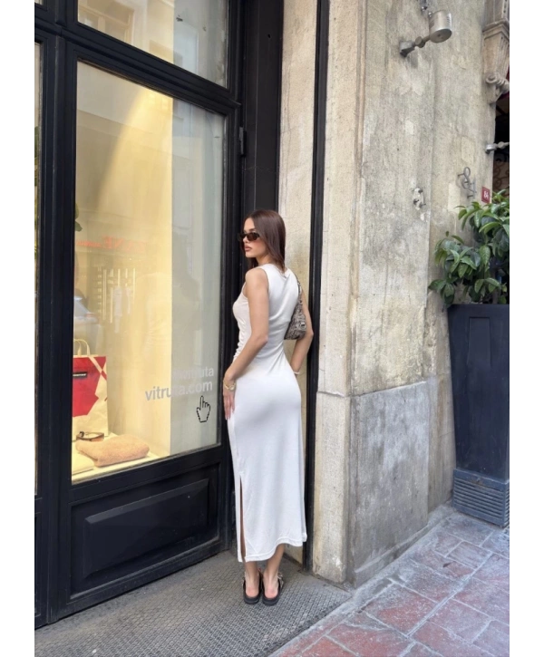 Osy Modal Yumuşak Dokulu Kumaş Bisiklet Yaka Sıfır Kolsuz Yırtmaçlı Uzun Elbise - Beyaz