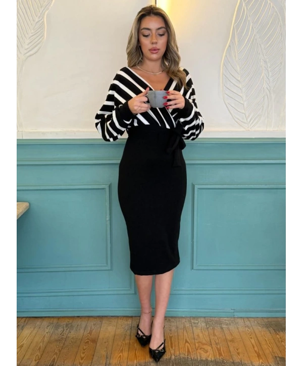 Uzun Kollu Kruvaze Yaka çizgi Desenli Kısa Triko Elbise