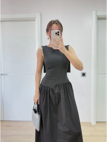 Arkası Kanatlı Uzun Elbise- Siyah