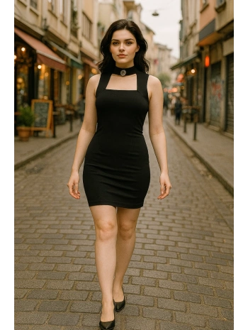 Kadın Kare Yaka Taş Detaylı Yaka Aksesuarlı Sandy Kumaş Fırsat Ürün Diz Üstü Elbise