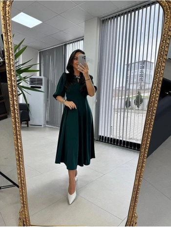 Kadın Kısa Kollu Bisiklet Yaka Fiyonk Broşlu Midi Janjan Krep Elbise