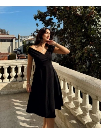 Kadın Kısa Kollu Kruvaze Yaka Eteği Volanlı Krep Elbise