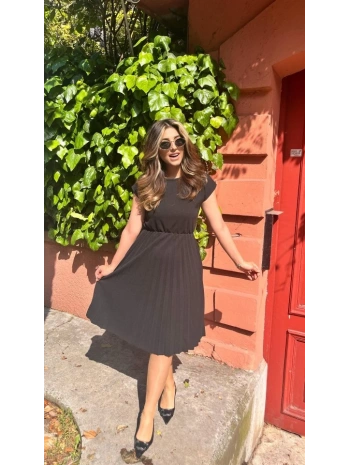 Kadın Kısa Kollu Yakası Açık Belden Lastikli Pileli Kısa Ithal Krep Elbise