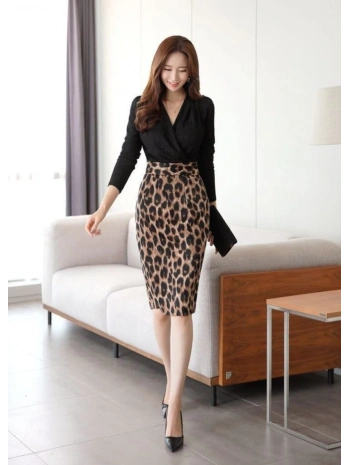 Kadın Uzun Kollu Kruvaze Yaka üst Ithal Krep Alt Dalgıç Leopar Detaylı Elbise