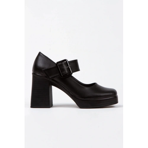 Kadın Siyah Yeni Tarz Küt Burunlu Hafif ve Yüksek Topuklu Şık Kare Toka Detaylı Rahat Ayakkabı