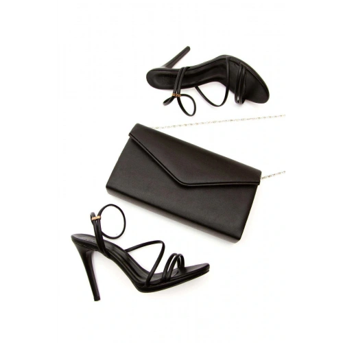Kadın Siyah Suni Deri Cilt Bilekten Ayarlamalı Platformlu Ayakkabı Ve Şık Çanta Kombini