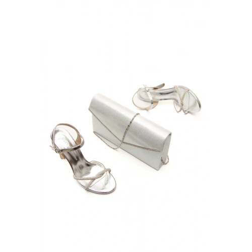 Kadın Gümüş Kırışık Rugan Parlak Damla Taşlı Platformlu Yazlık Abiye Ayakkabı Ve Şık Çanta Kombini