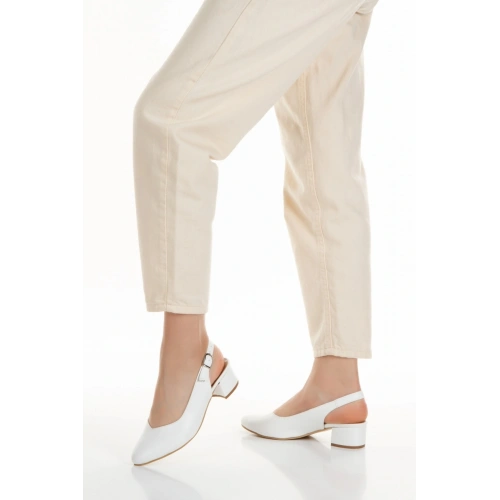 Kadın Beyaz   Suni Deri Cİlt Arkası Açık Kısa Kalın Topuklu Şık ve Rahat Stiletto