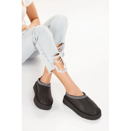 Kadın Siyah Suni Deri Cilt Yumuşak Tüylü Rahat Terlik ve Günlük Ayakkabı