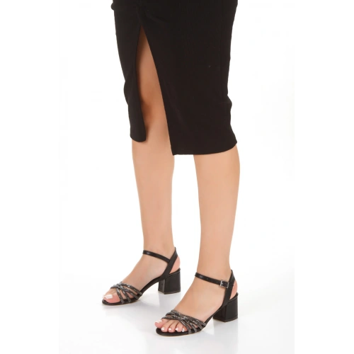 Kadın Siyah Cilt Abiye Parlak Damla Taşlı Baklava Desenli Arkası Açık Yazlık Şık ve Rahat Ayakkabı