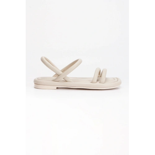 Kadın Bej Yumuşak ve Rahat Tabanlı Yazlık Sandalet