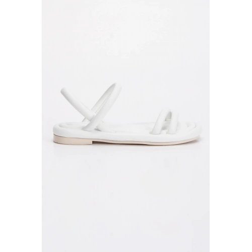 Kadın Beyaz Yumuşak ve Rahat Tabanlı Yazlık Sandalet