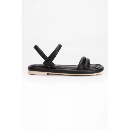 Kadın Siyah Yumuşak ve Rahat Tabanlı Yazlık Sandalet