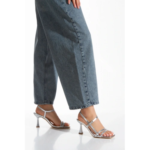 Kadın Gümüş  Metalik  Bilekten Ayarlamalı Şık Biye Detaylı Abiye Ayakkabı