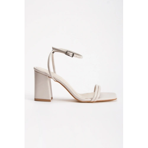 Kadın Bej Cilt Çift Bantlı Bilekten Bağlamalı Kalın Topuklu Yazlık Ayakkabı