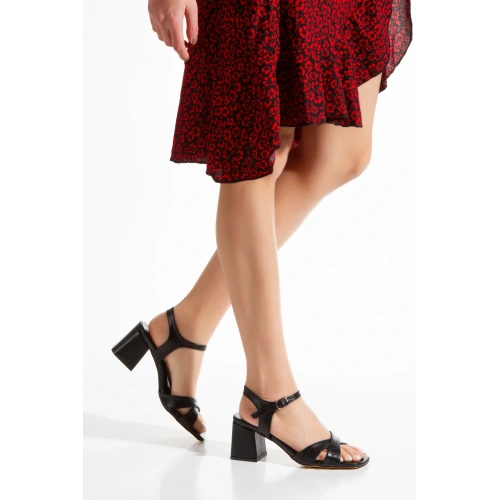 Kadın Siyah Kedigözü Detaylı Kalın Topuklu  Abiye Ayakkabı