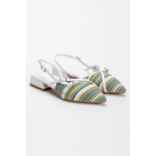 Kadın Beyaz Düz Topuklu Çapraz Toka Detaylı Rahat Babet Ayakkabı