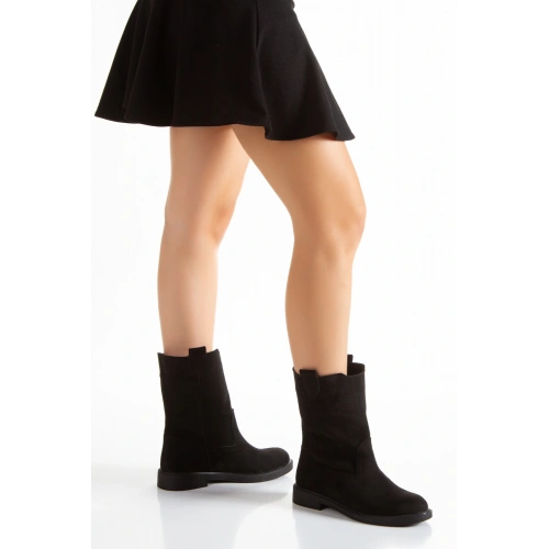 Kadın Siyah Süet Kalın Tabanlı Fermuarsız Rahat ve Şık Çekme Bot