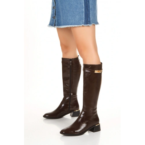 Kadın Kahverengi Rugan Sivri Burunlu Şık Toka Detaylı Rahat Çizme