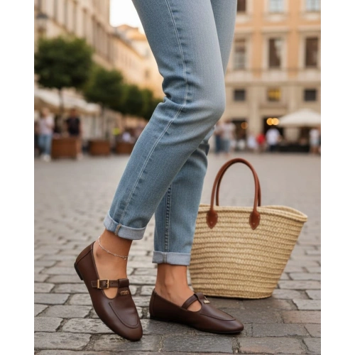 Kadın Kahverengi Suni Deri Düz Topuklu Şık Toka Detaylı Rahat Babet Ayakkabı