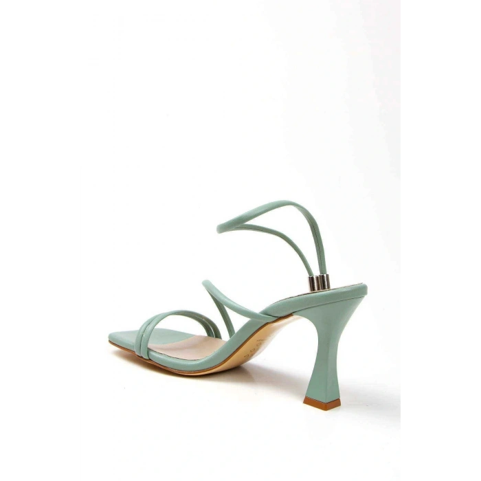 Kadın Mint Yeşil Suni Deri Cilt Kelebek Toka Detaylı Bilekten Ayarlamalı Kadeh Topuklu Ayakkabı