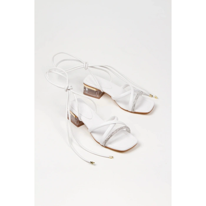 Kadın Beyaz Suni Deri Cilt Bilekten Bağlamalı Şık Taş Detaylı Şeffaf Kalın Topuklu Yazlık Sandalet