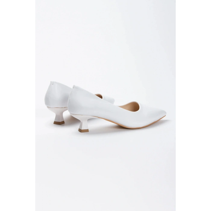 Kadın Beyaz Suni Deri Cilt Kısa Kadeh Topuklu Rahat Ve Şık Stiletto