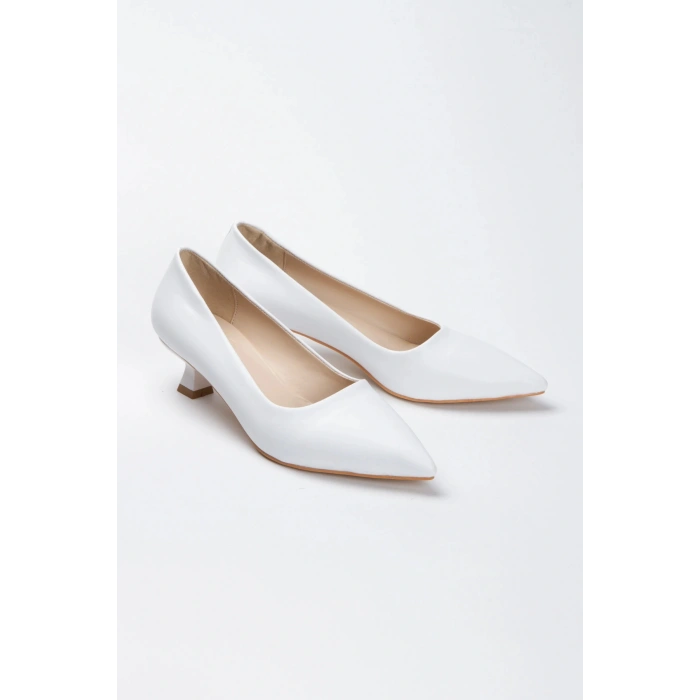 Kadın Beyaz Suni Deri Cilt Kısa Kadeh Topuklu Rahat Ve Şık Stiletto