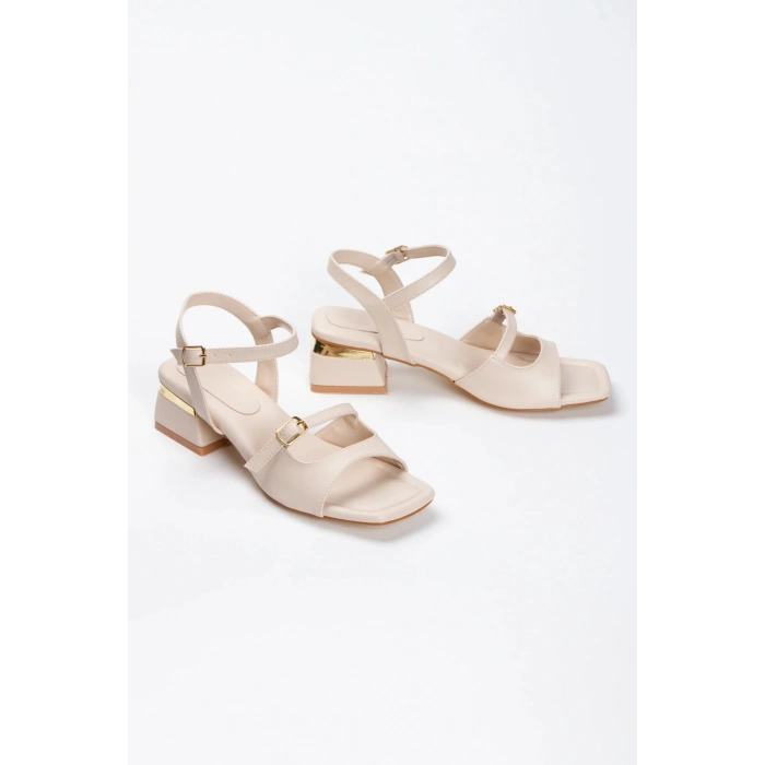 Kadın Bej-Ten Suni Deri Cilt Kalın Şeffaf Topuklu Şık Toka Detaylı Yumuşak ve Rahat Yazlık Ayakkabı