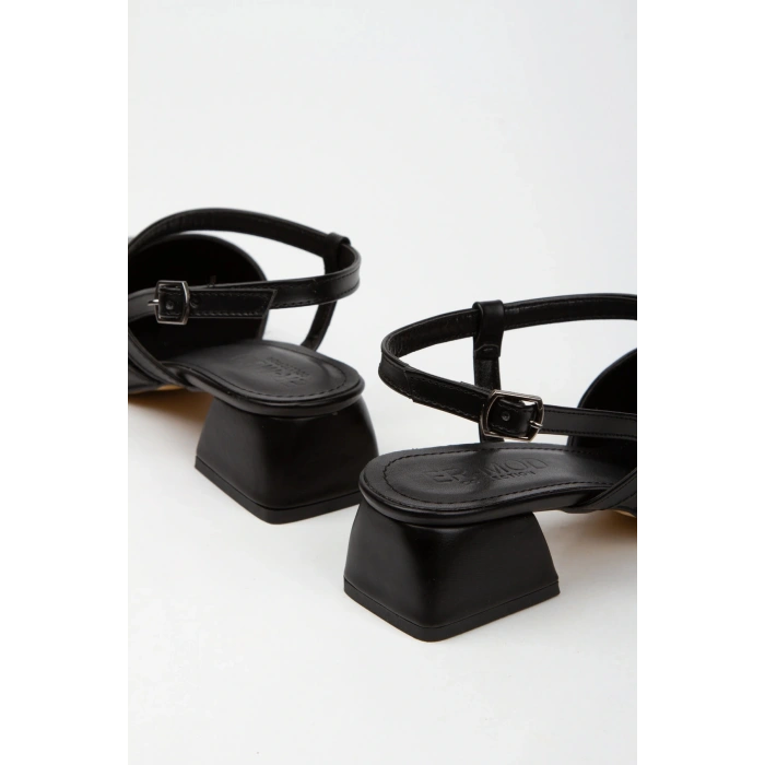 Kadın  Siyah Suni Deri Cilt Kalın Topuklu Arkası Açık Şık ve  Rahat Stiletto