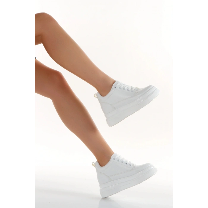 Kadın Beyaz Sneaker Ortopedik Tabanlı Bağcıklı Beyaz Kalın Tabanlı Rahat ve Şık Spor Ayakkabı