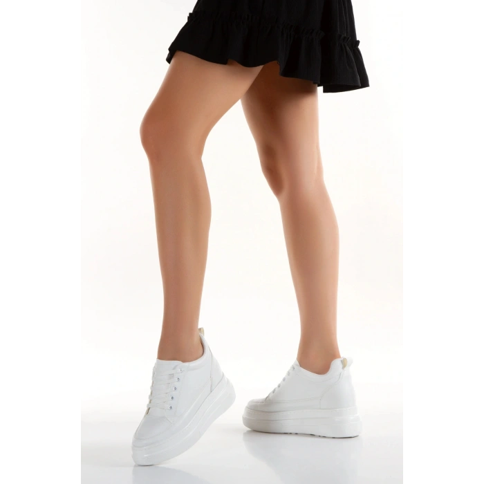 Kadın Beyaz Sneaker Ortopedik Tabanlı Bağcıklı Beyaz Kalın Tabanlı Rahat ve Şık Spor Ayakkabı