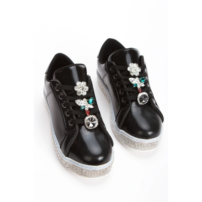 Kadın Siyah  Kırışık Beyaz Taşlı Tabanı ve Bağcıkları Şık Taş Detaylı Rahat Spor Ayakkabı